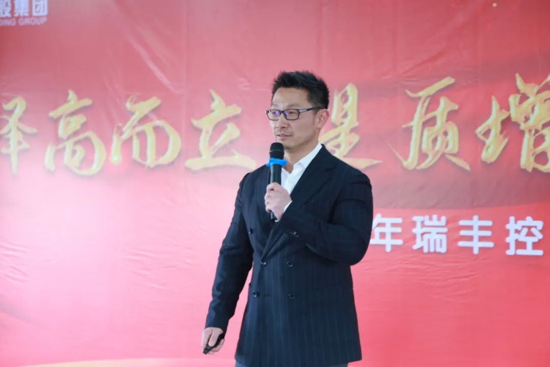 156235d0eef7c6372cd7892f3404775e.jpg